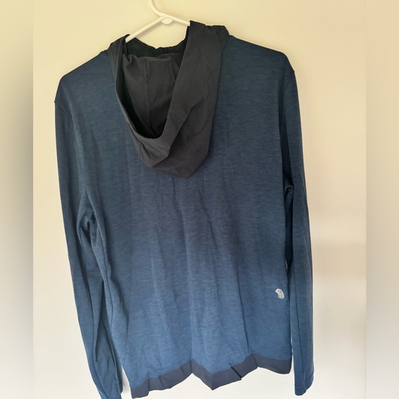 Men’s Mountain Hardware 1/2 Zip Performance Hoodie. Size M - Picture 2 of 3